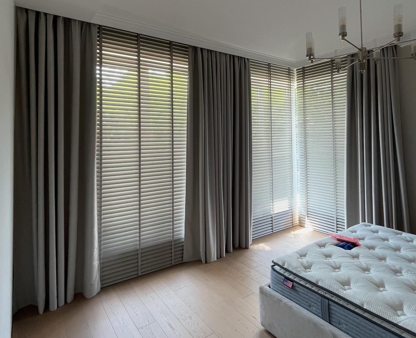 Bedroom Curtains and Blinders